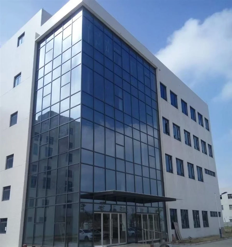 Exterieur glazen vliesgevel